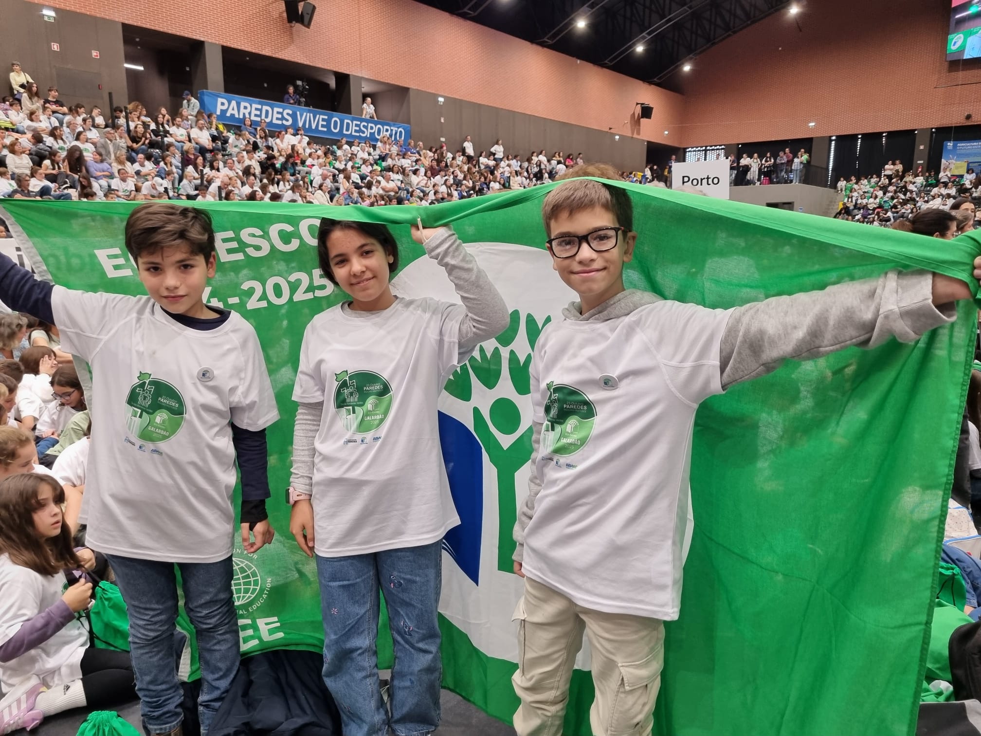 Grupo de alunos representa escola na Cerimónia do Galardão Bandeiras Verdes