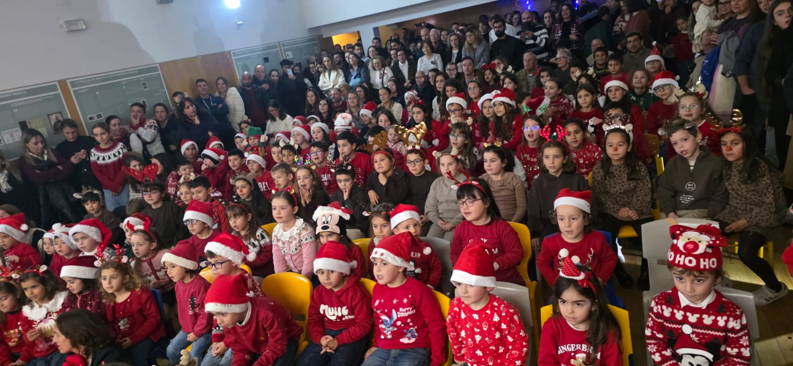 Comemoração do Natal na EB1/JI Este S. Mamede